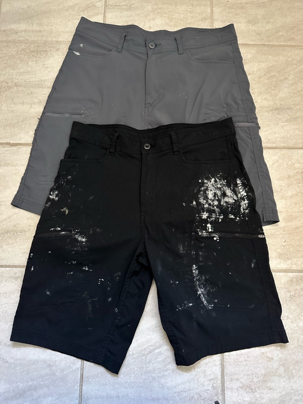 Outdoor Life Lot of 2 Men's Carpenter Paint Black and Gray Cargo Shorts Size 34